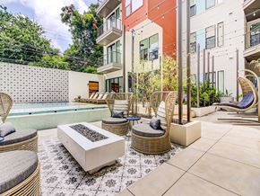 Austin apartment for rent - Sentral East Austin 1614 Outdoor Lounge, Fire Pit, and Patio