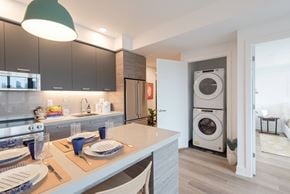 Toronto apartment for rent - Designer Kitchens with In-Suite Laundry