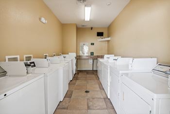 Laundry center
