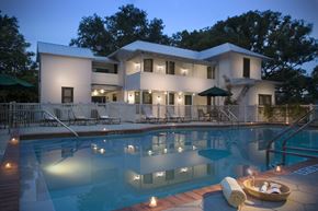 Tampa apartment for rent - Swimming Pool at Grande Oaks Apartments in Tampa FL