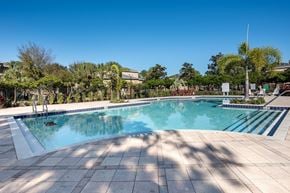 Tampa apartment for rent - Apartments with a Pool at Meridian Pointe Affordable Apartments in Tampa FL
