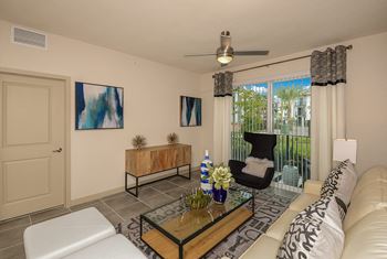 Spacious 1-, 2- & 3- bedroom apartments