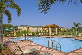 Tampa apartment for rent - Swimming Pool at Cross Creek Apartments in Tampa FL