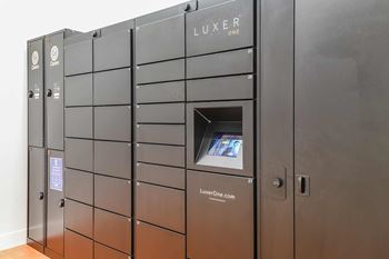 24/7 Luxer one package lockers