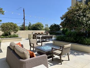 Fullerton apartment for rent - Courtyard at Ventana Senior Apartments in Fullerton CA