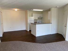 Naples apartment for rent - Open-Layout Homes at College Park Apartments in Naples FL