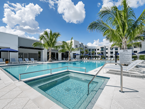 Tampa apartment for rent - Resort-Style Pool at Marquee Square Apartments in Tampa, FL