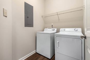 Washer/dryer hook-ups