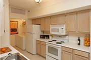 Fort Myers apartment for rent - Fully Equipped Kitchen and Separate Laundry Room |Ashlar