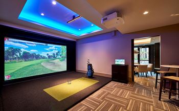 Indoor golf simulator