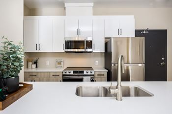 High-gloss cabinets