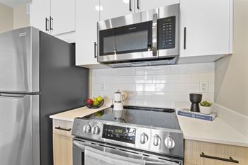 High-gloss cabinets