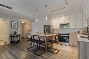 Fort Myers townhouse for rent - Modern kitchen with dining at Portofino Vineyards, Fort Myers, FL, 33967