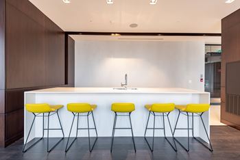 Lounge with wet bar