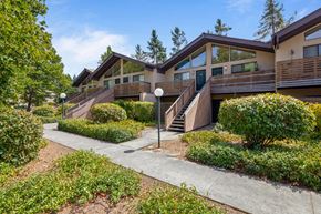 Rohnert Park apartment for rent - Courtyard at Edgewood Apartments, Rohnert Park, CA, 94928
