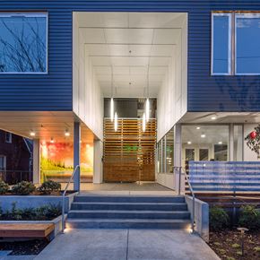 Seattle apartment for rent - Redwood building view closer