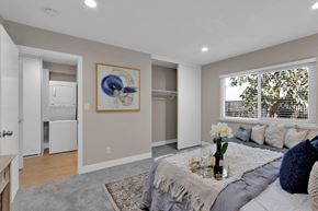 Belmont apartment for rent - a bedroom with a bed and a window