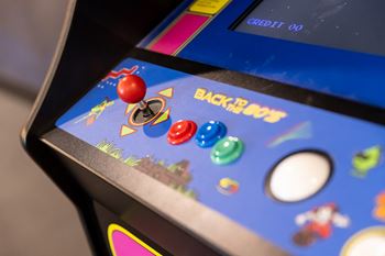 Gameroom and sports simulator