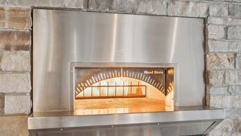 Brick pizza oven
