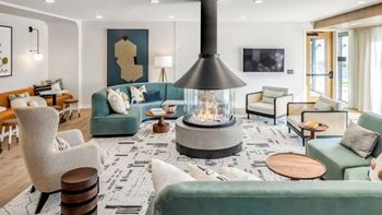 Fireplace & lounge area