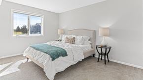 Plymouth apartment for rent - a bedroom with a bed and a window