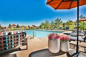 Omaha apartment for rent - Large Outdoor swimming pool