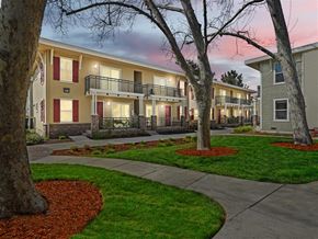 Davis apartment for rent - Evening View at Parkside Apartments, California, 95616