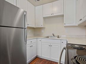 Davis apartment for rent - Well Equipped Kitchen at Parkside Apartments, Davis, CA