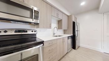Elegant backsplashes in kitchen