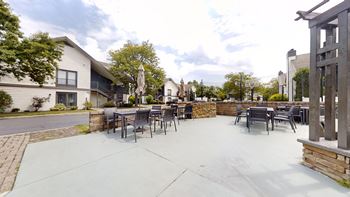 Courtyard patio with ample sitting