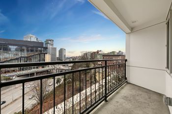 Large balcony8