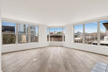 Large empty room3