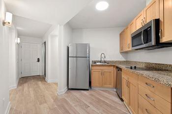 Fully equipped kitchen2