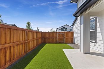Brown boundary of apartment