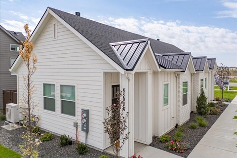 Floor plan for 1 bed, 1 bath, 705 sqft