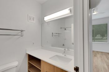 Bright bathroom4