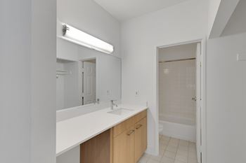 Bathroom with mirror and sink4