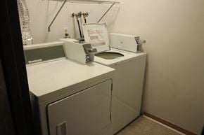 Kingston apartment for rent - 248 Princess St - Laundry