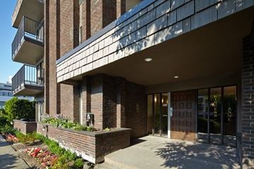 North Vancouver apartment for rent - the front entrance of the building