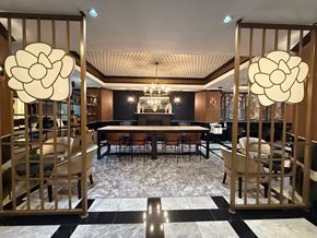 Chicago apartment for rent - Uptown Regency Lobby