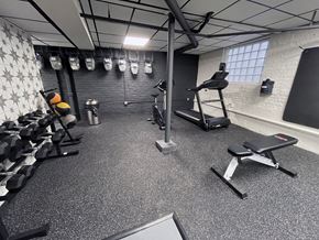 Chicago apartment for rent - Barry Court Fitness Center