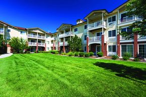 Lakewood apartment for rent - Lawn area at Lakeview Senior Living, Lakewood, CO, 80227