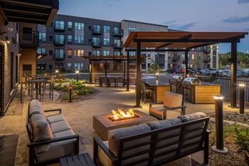 Patio fire pit