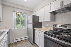 Lakewood apartment for rent - Kitchen at The Meridian at Lakewood, Lakewood, 80228