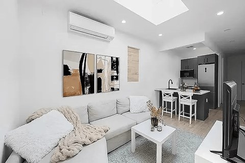 Floor plan for 2 beds, 1 bath, 524 sqft