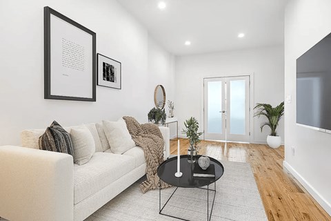 Floor plan for 2 beds, 1 bath, 725 sqft