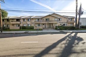 Van Nuys apartment for rent - A sunny day at the Balboa Font apartment complex.