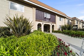 Arleta apartment for rent - A building with the sign "Southwest Ponte" on it.
