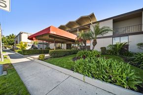 Panorama City apartment for rent - Entrance landscape