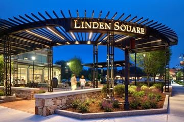 Wellesley apartment for rent - a rendering of the square restaurant exterior at night